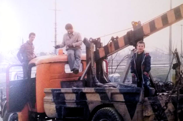 Doğu Vinç, Hakkımızda-03